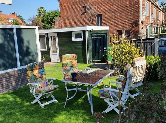 Cozy Garden House Kijkduin Гостевой дом