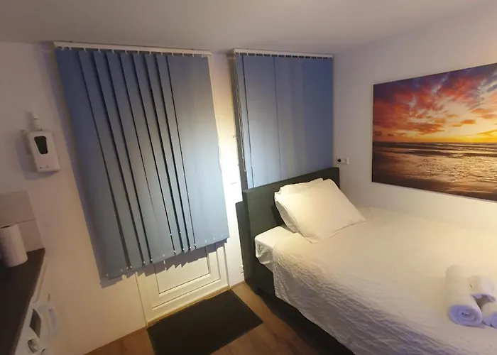 Cozy Garden House Kijkduin 3*