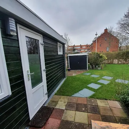 게스트하우스 Cozy Garden House Kijkduin 3*